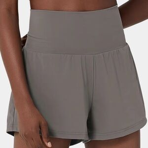 Halara Super High Waisted Back Pocket & Side
Hidden Pocket Yoga Shorts 2.5"